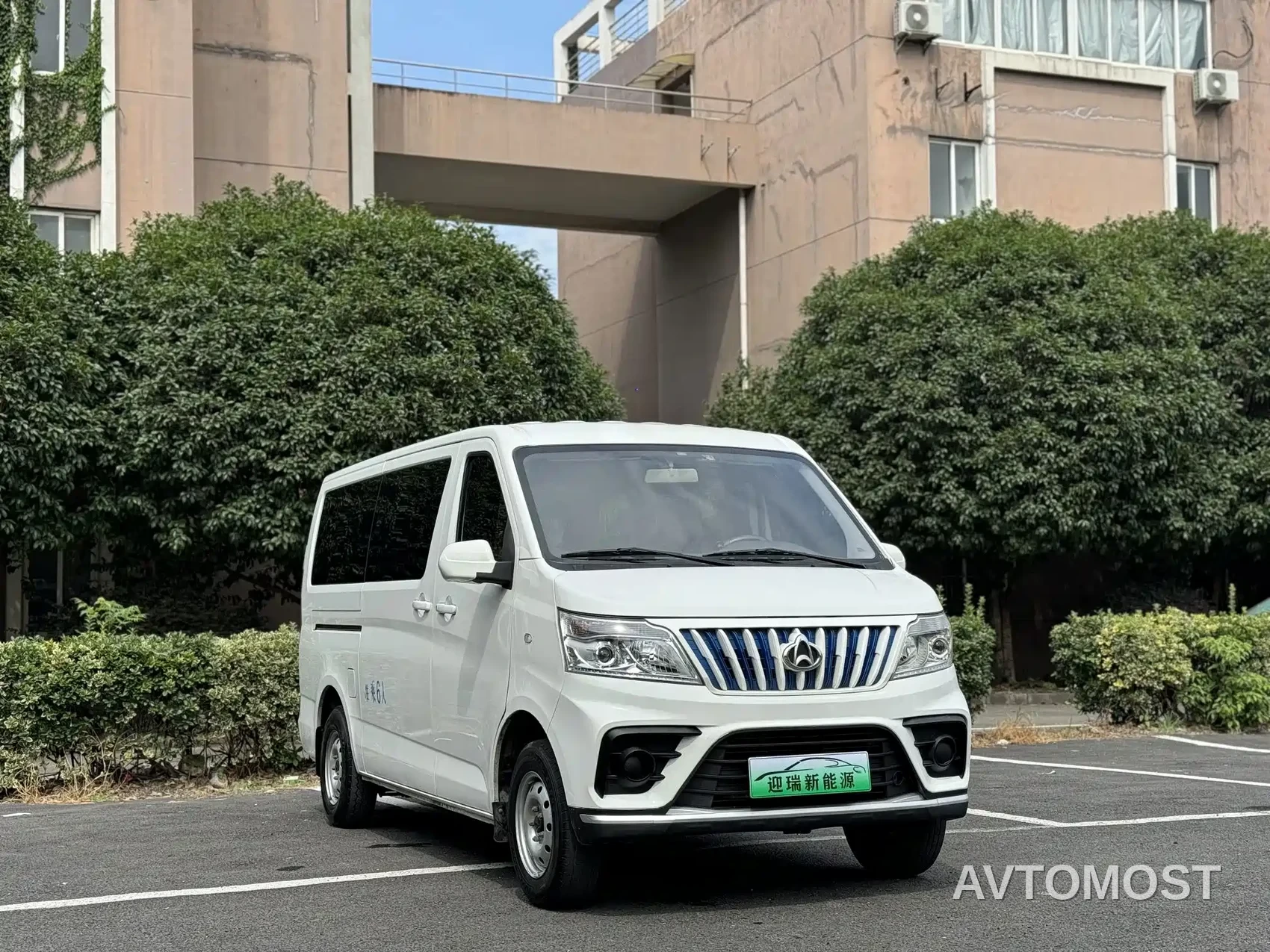 Changan Ruixing EM80 2024 Split-door Comfort 6 Seats 41.86kWh — фото 3