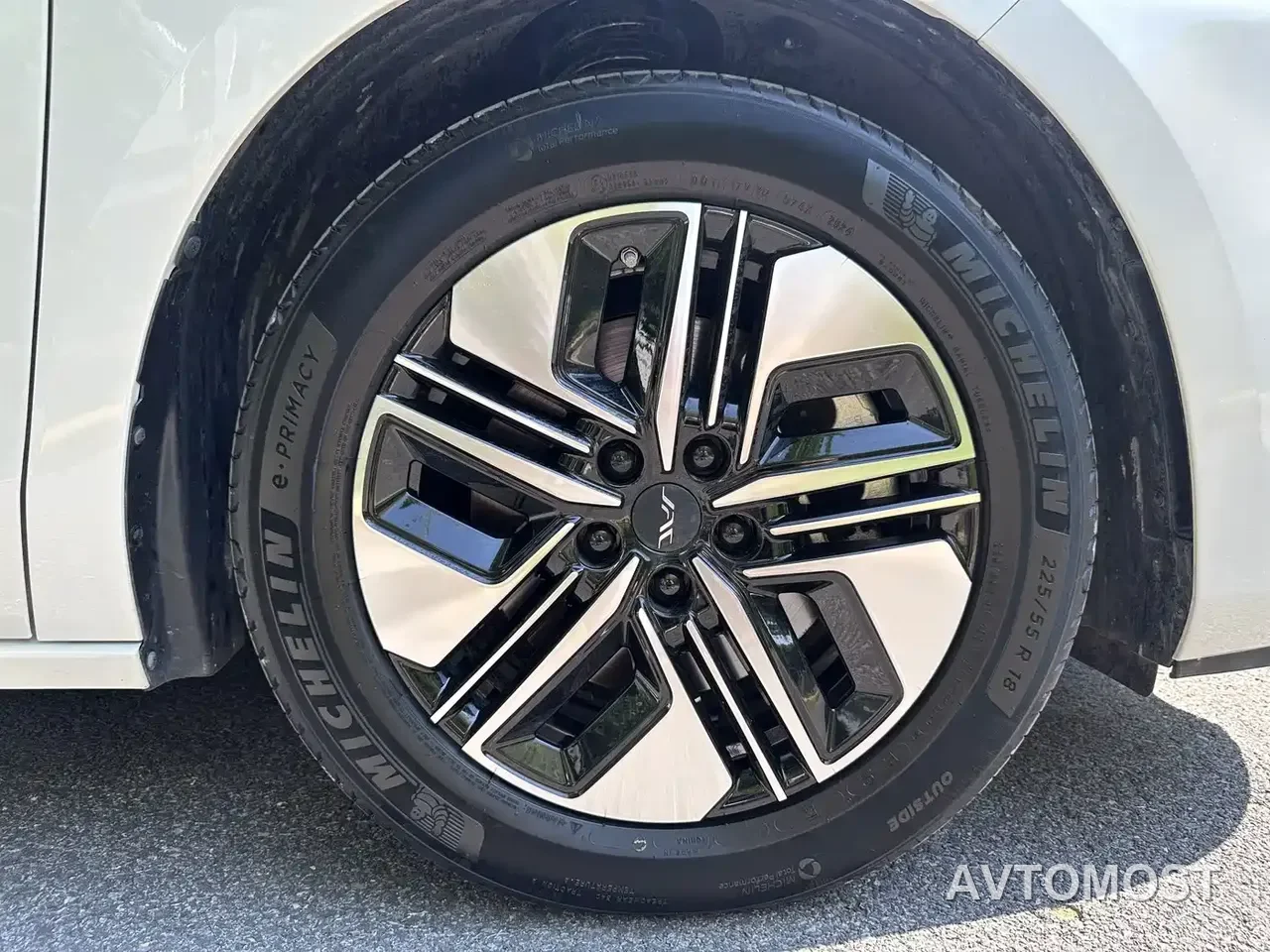 JAC Refine RF8 PHEV 2024 Model Zhiling Edition 1.5T 150KM Premium LFP — фото 6