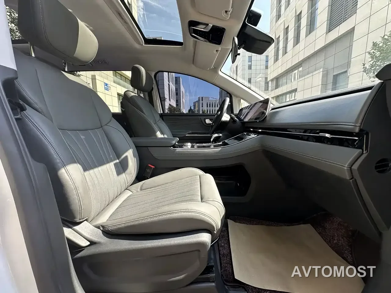 JAC Refine RF8 PHEV 2024 Model Zhiling Edition 1.5T 150KM Premium LFP — фото 8