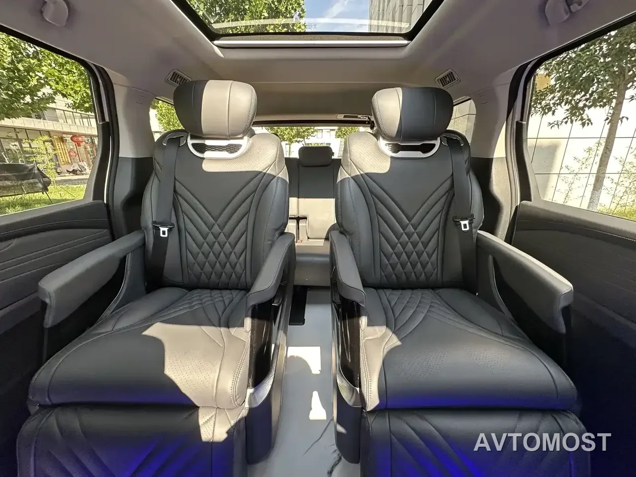 JAC Refine RF8 PHEV 2024 Model Zhiling Edition 1.5T 150KM Premium LFP — фото 9