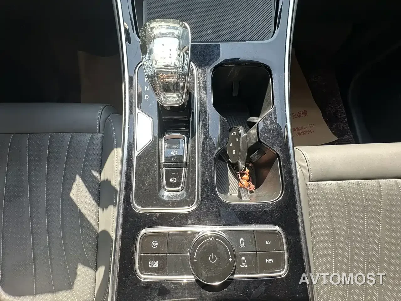 JAC Refine RF8 PHEV 2024 Model Zhiling Edition 1.5T 150KM Premium LFP — фото 10