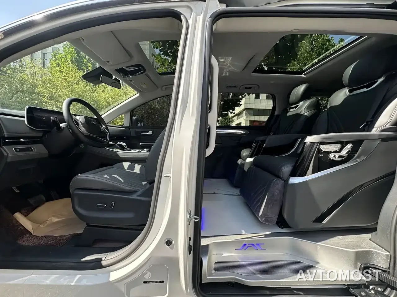 JAC Refine RF8 PHEV 2024 Model Zhiling Edition 1.5T 150KM Premium LFP — фото 17