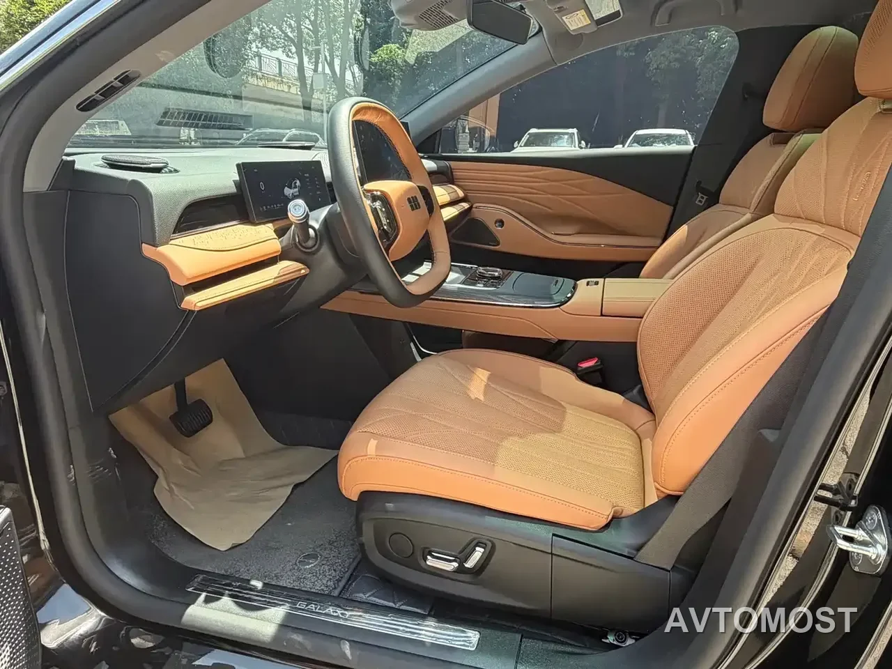 Geely Galaxy Xingyao 8 2025 130km EM-i Premium Edition — фото 4