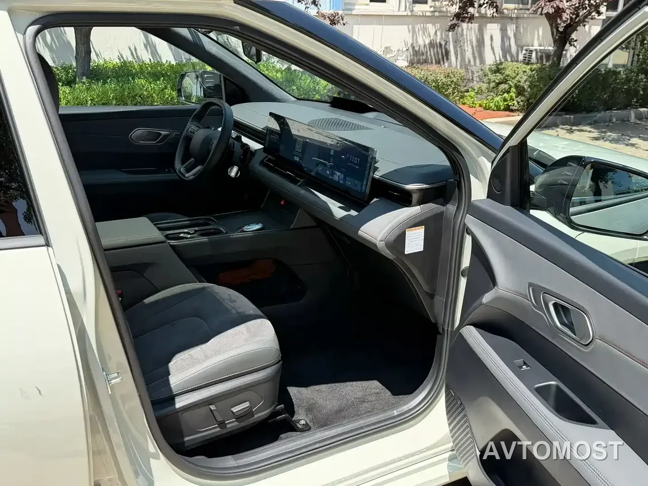 Hyundai ELEXIO 2025 Standard Range RWD — фото 6