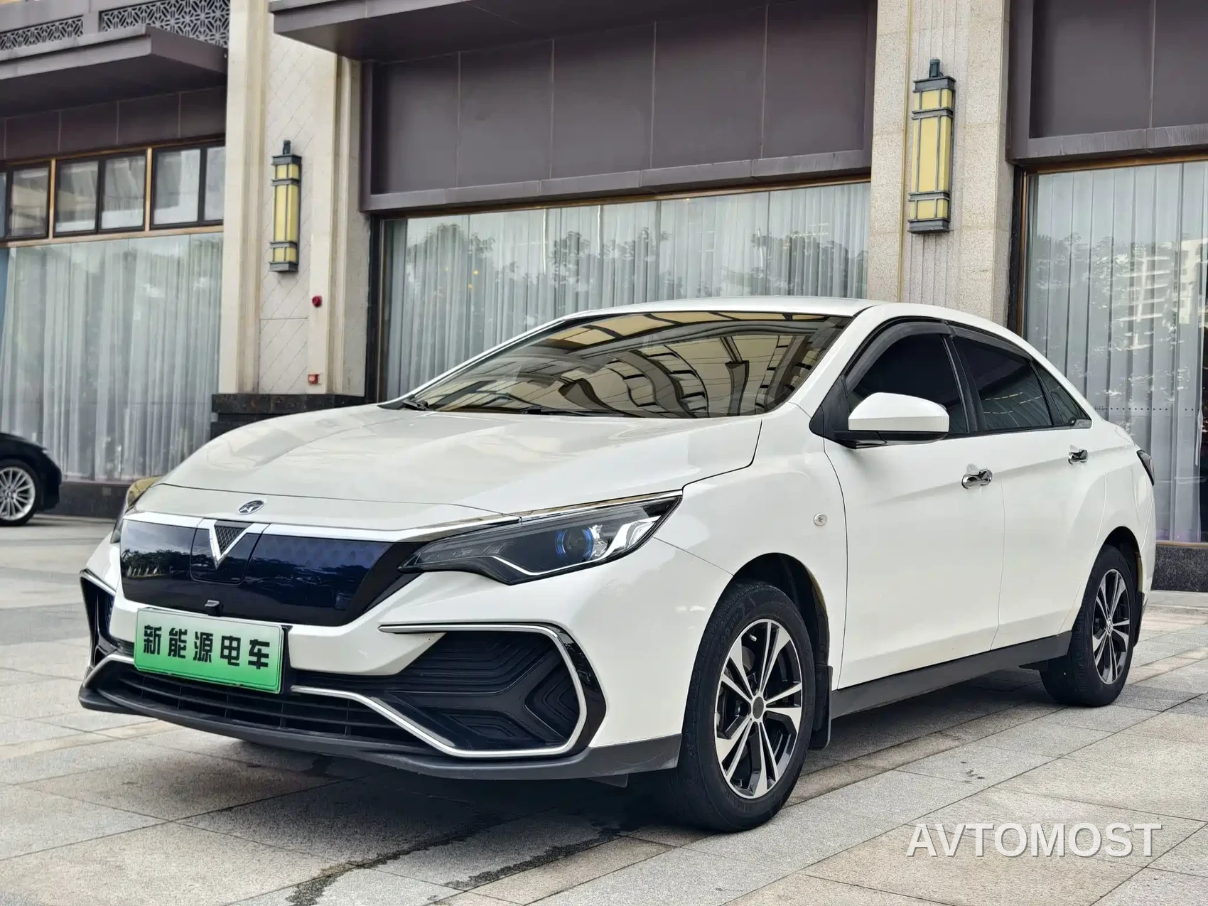 Venucia D60EV 2022 Standard Range Comfort Edition — фото 1