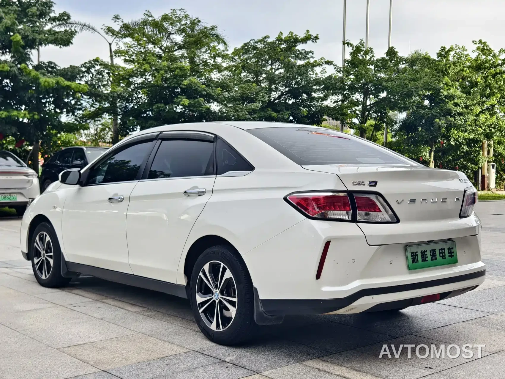Venucia D60EV 2022 Standard Range Comfort Edition — фото 5