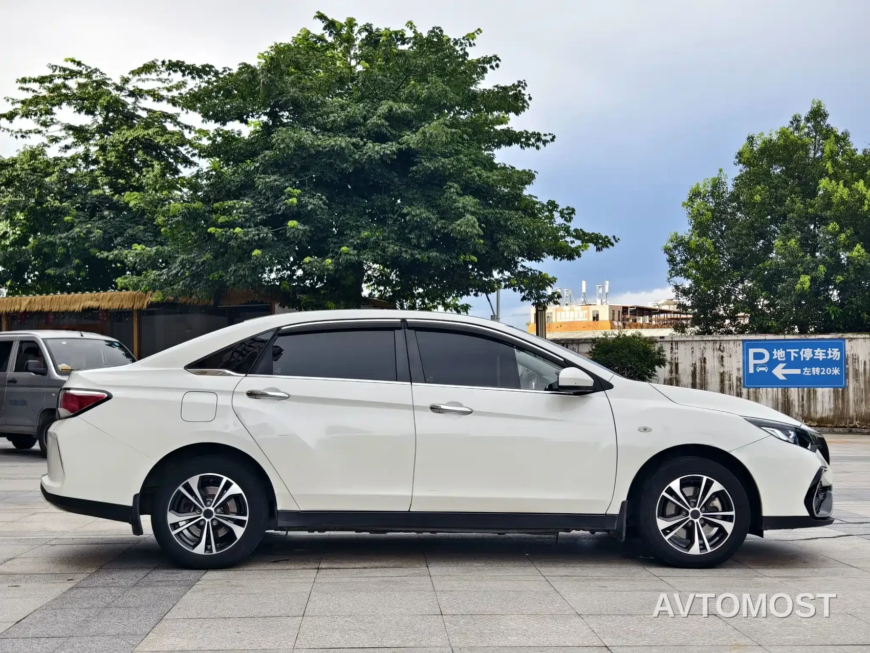 Venucia D60EV 2022 Standard Range Comfort Edition — фото 8