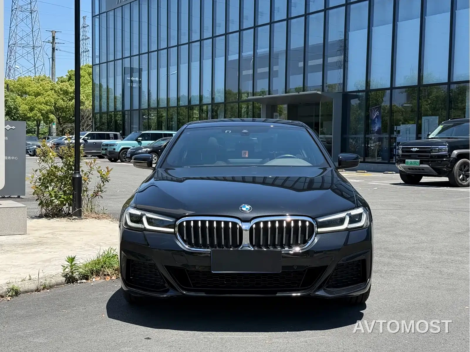 BMW 5 Series 2023 530Li Leading Luxury Package — фото 3