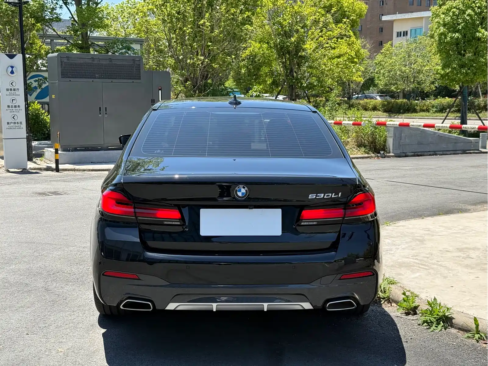 BMW 5 Series 2023 530Li Leading Luxury Package — фото 5