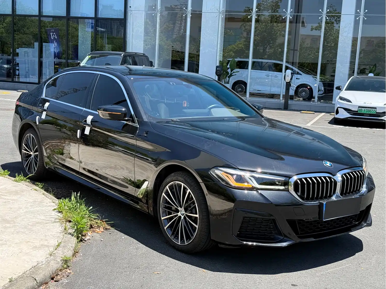 BMW 5 Series 2023 530Li Leading Luxury Package — фото 7