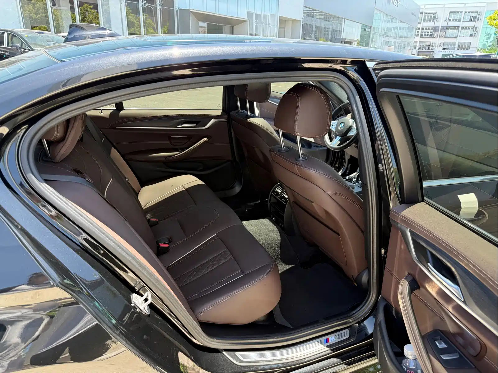 BMW 5 Series 2023 530Li Leading Luxury Package — фото 13
