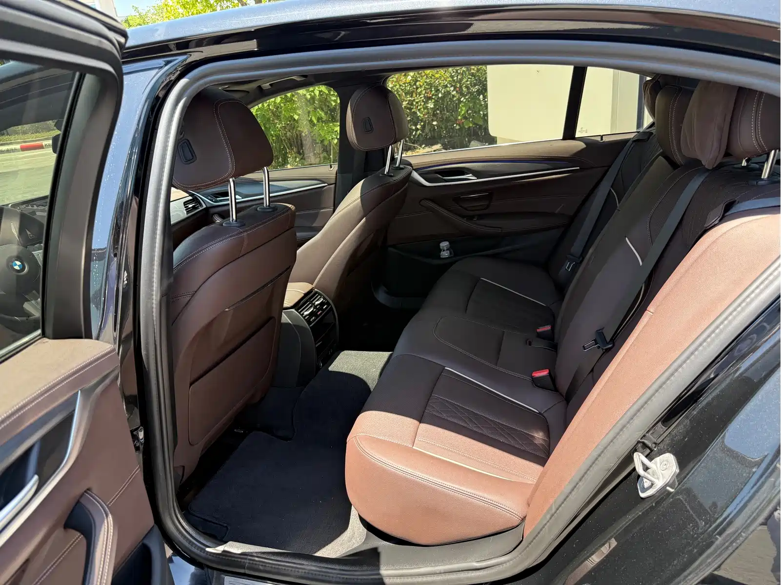 BMW 5 Series 2023 530Li Leading Luxury Package — фото 14