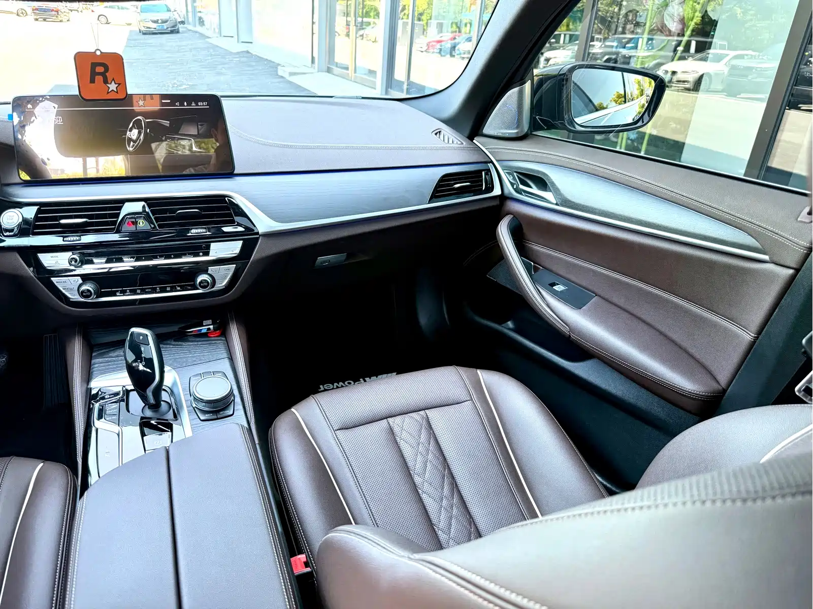 BMW 5 Series 2023 530Li Leading Luxury Package — фото 15