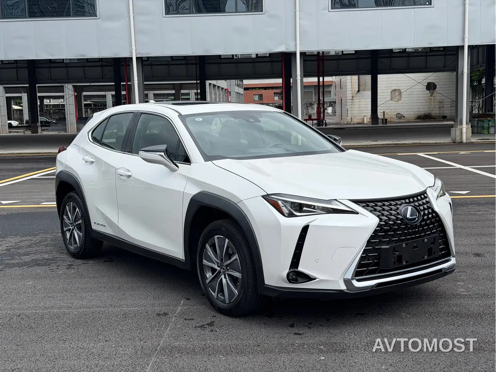 Lexus UX Electric 2020 300e Pure Yue Edition — фото 3
