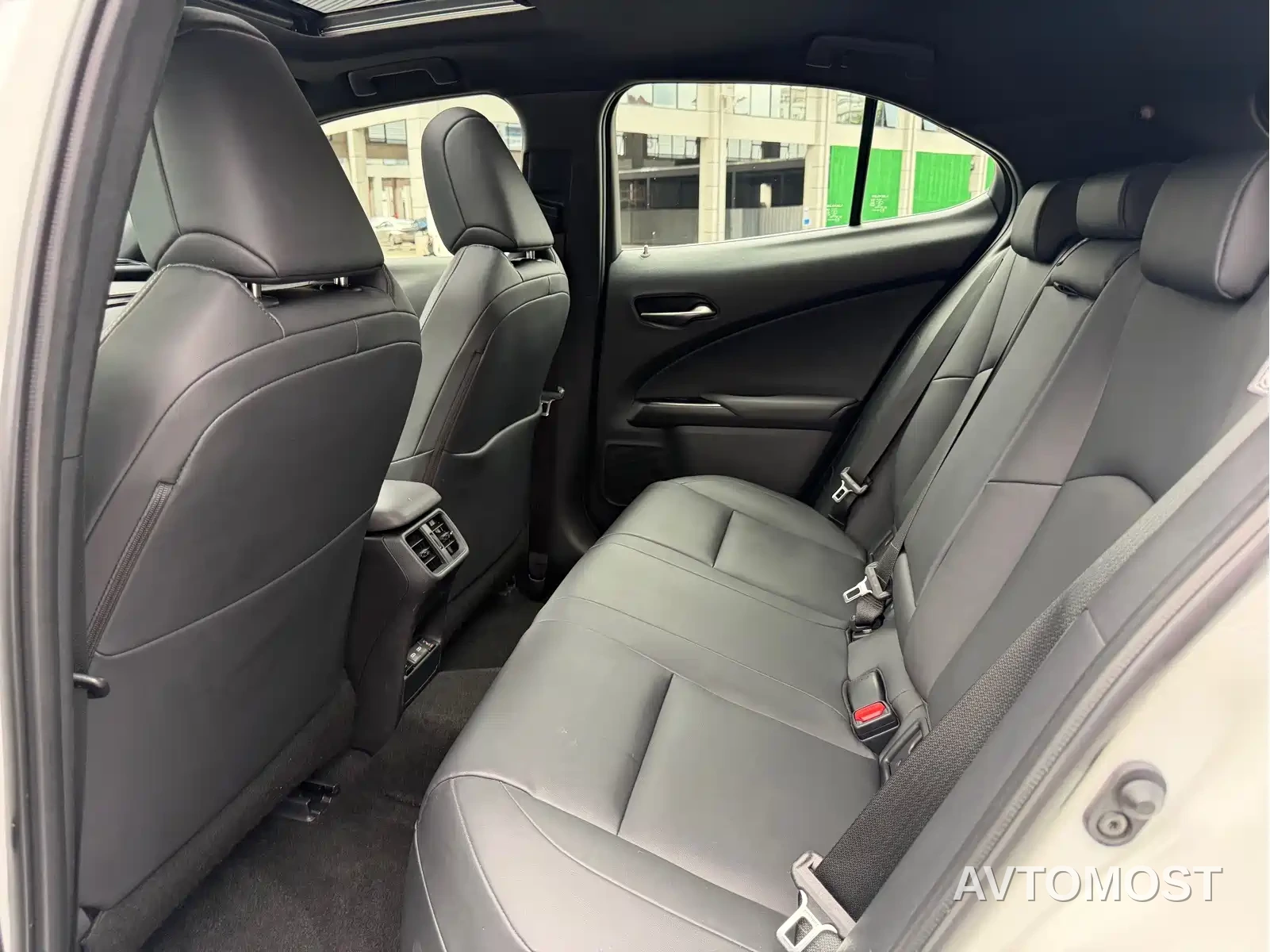Lexus UX Electric 2020 300e Pure Yue Edition — фото 5