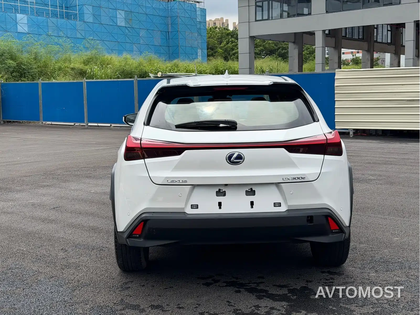 Lexus UX Electric 2020 300e Pure Yue Edition — фото 10