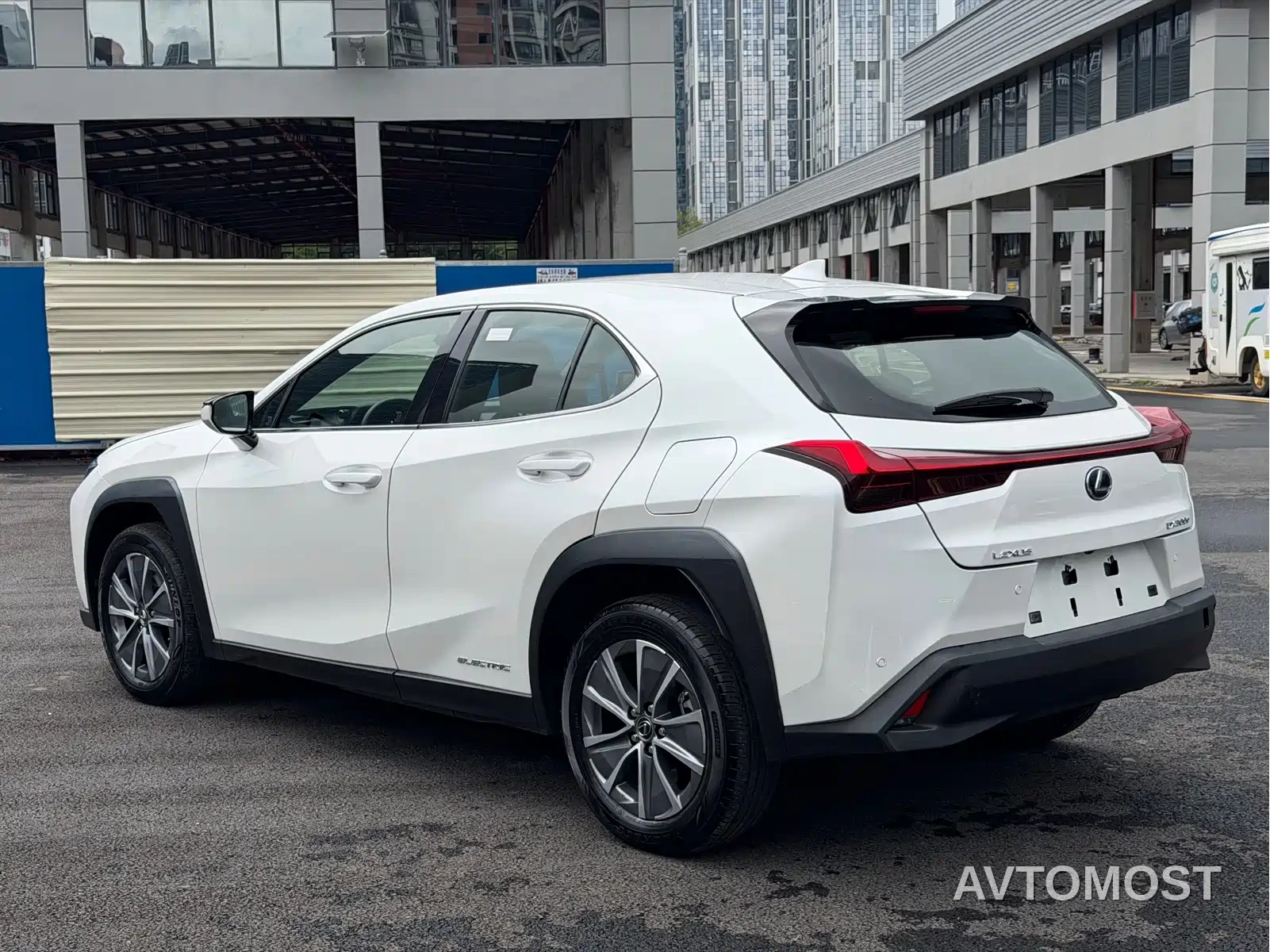 Lexus UX Electric 2020 300e Pure Yue Edition — фото 11