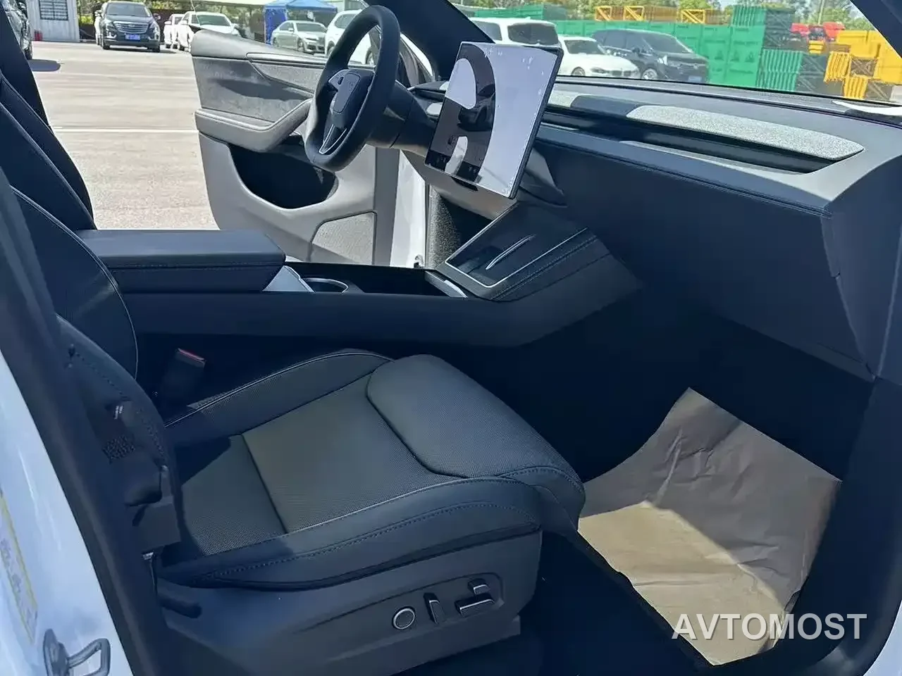 Tesla Model Y L 2025 Facelift Long Range AWD — фото 26