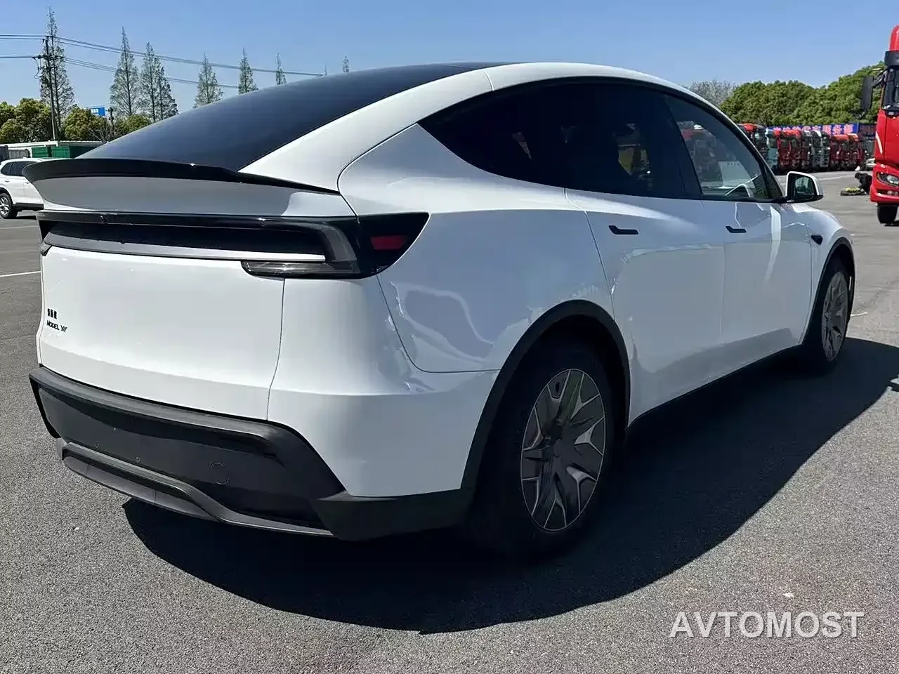 Tesla Model Y L 2025 Facelift Long Range AWD — фото 18