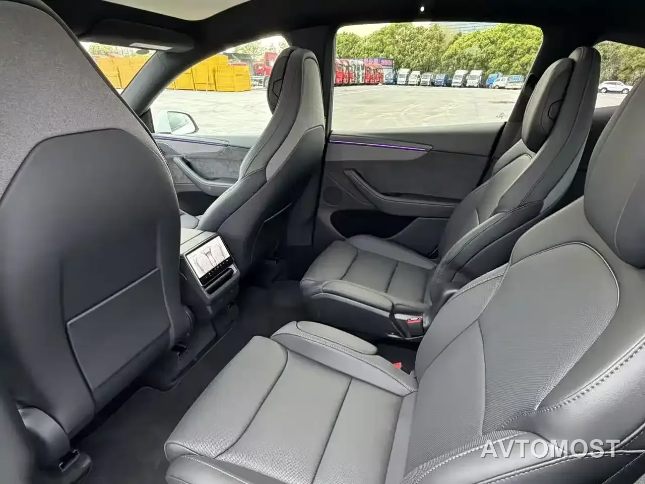 Tesla Model Y L 2025 Facelift Long Range AWD — фото 14