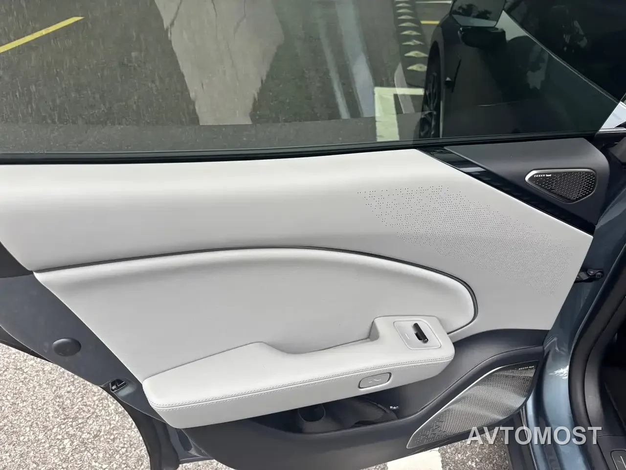 Zeekr 007 2025 RWD Smart Driving 75kWh — фото 6