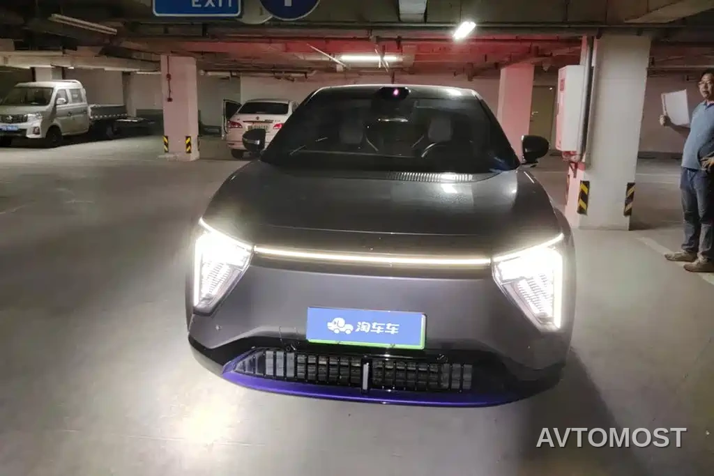 HiPhi Y 2023 560km Elite Edition — фото 2
