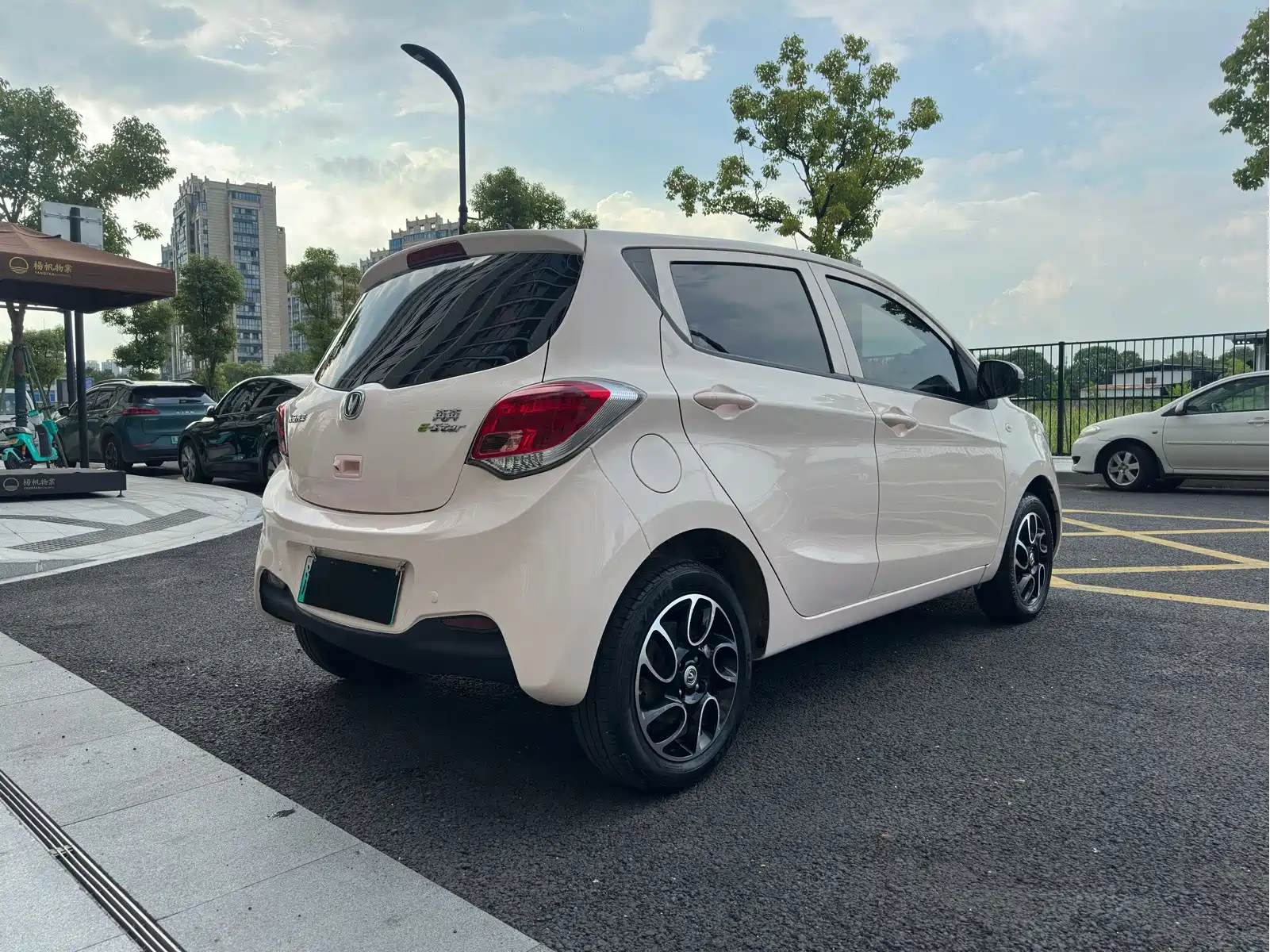 Changan Benben E-Star 2021 National Edition Colorful Version LFP (31.86kWh) — фото 5
