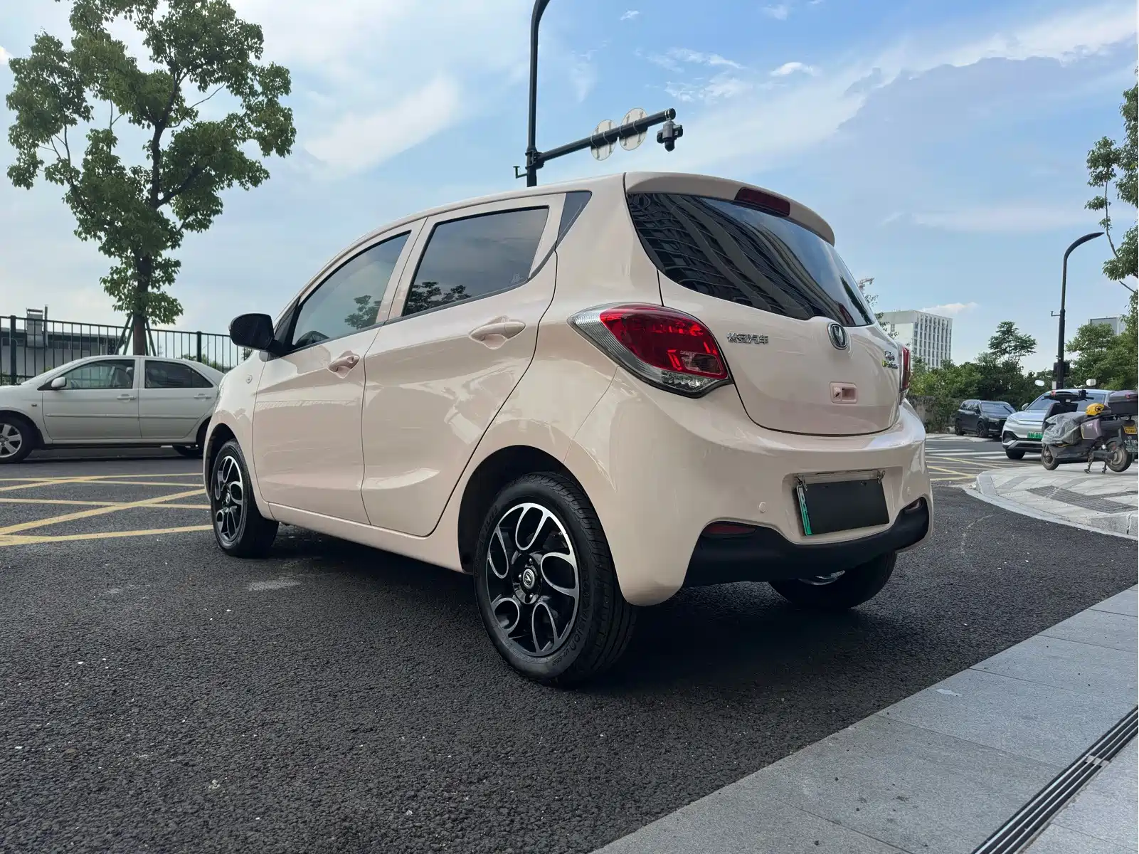 Changan Benben E-Star 2021 National Edition Colorful Version LFP (31.86kWh) — фото 7