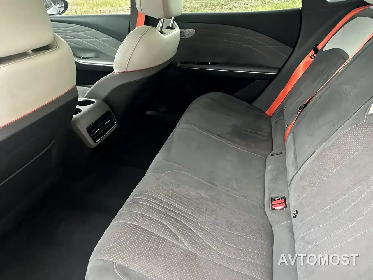 Geely Galaxy E8 2024 Model 620km AWD Soaring Dragon Edition — фото 6