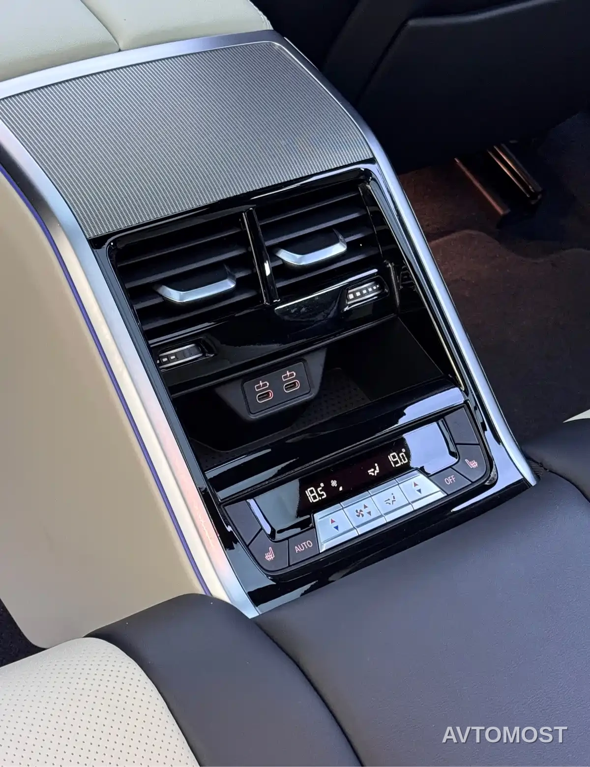 BMW 8 Series 2021 840i xDrive 4-door Coupe M Sport Package — фото 9