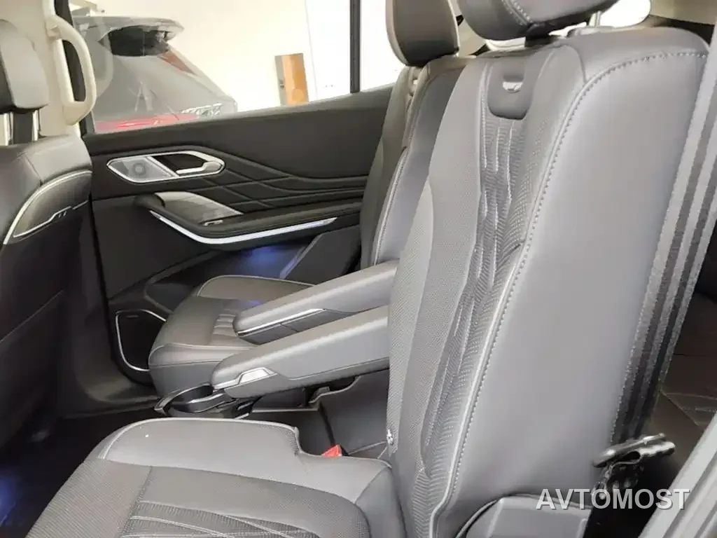 Hongqi HS7 PHEV 2024 2.0T PHEV 4WD Flagship Edition 6-seater — фото 13