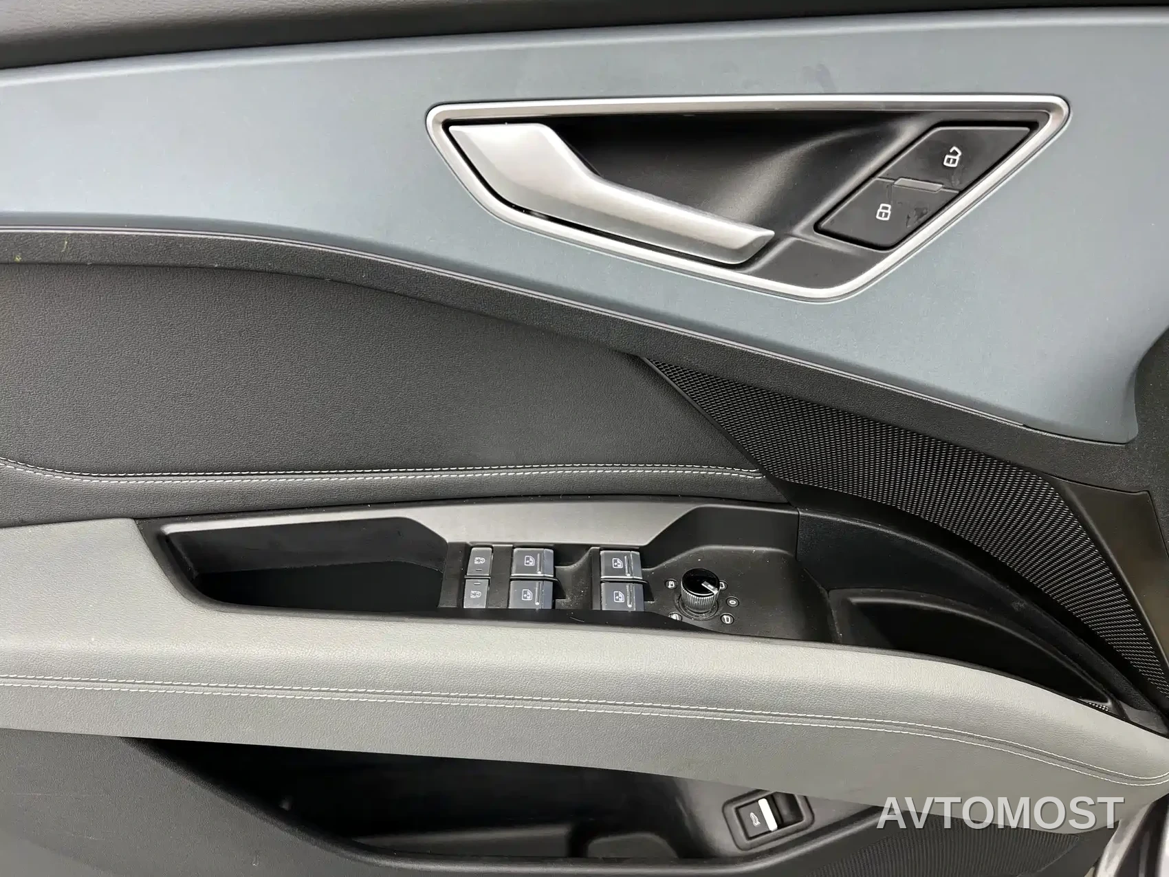 Audi Q5 e-tron 2022 40 e-tron Starlight Mech Suit — фото 4
