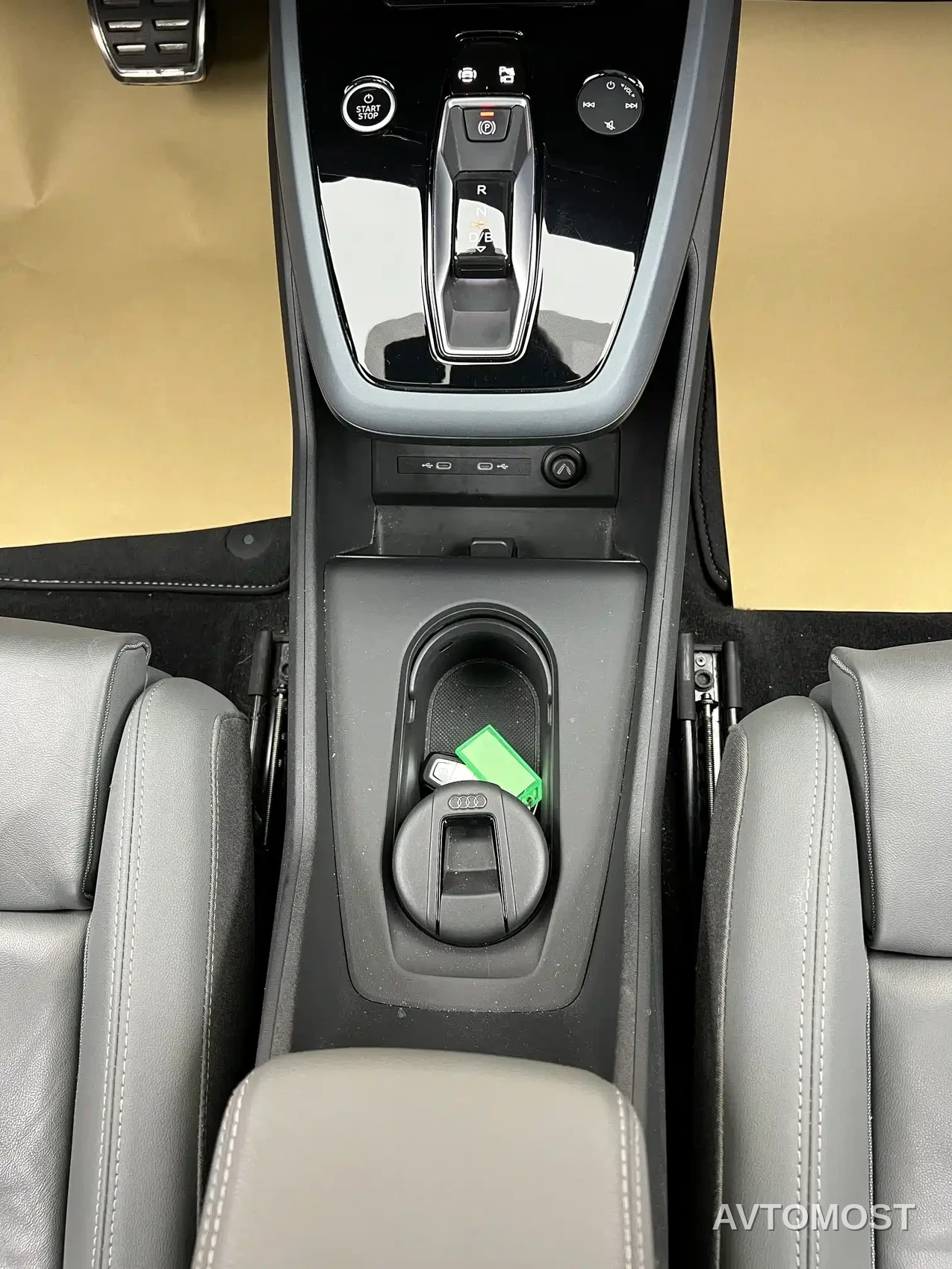 Audi Q5 e-tron 2022 40 e-tron Starlight Mech Suit — фото 22