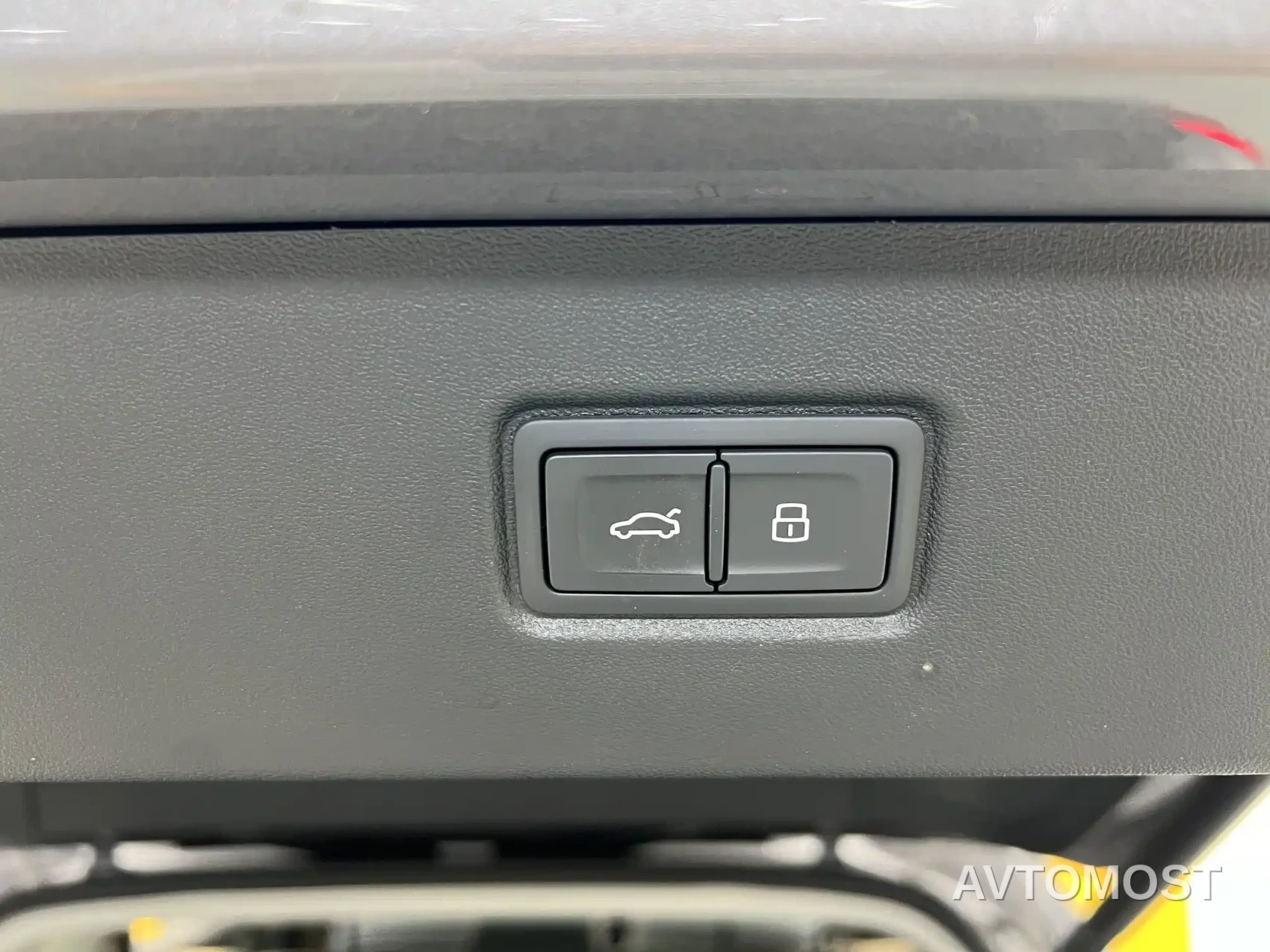 Audi Q5 e-tron 2022 40 e-tron Starlight Mech Suit — фото 28