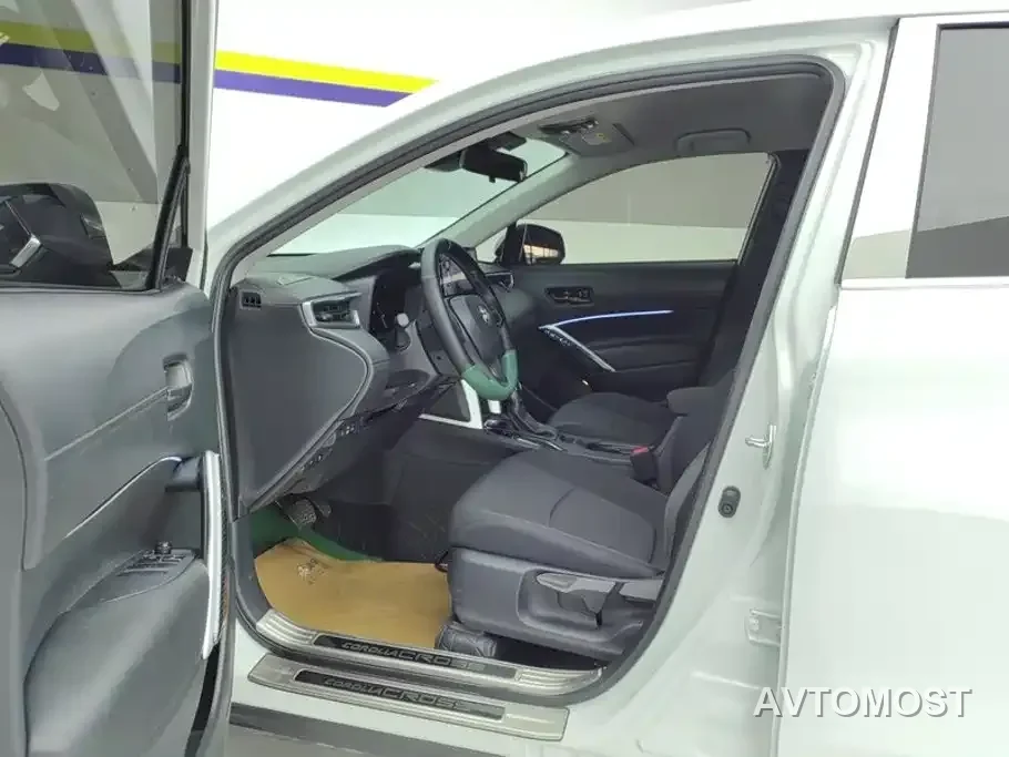 Toyota Corolla Cross 2023 Hybrid 2.0L Pioneer Edition — фото 8