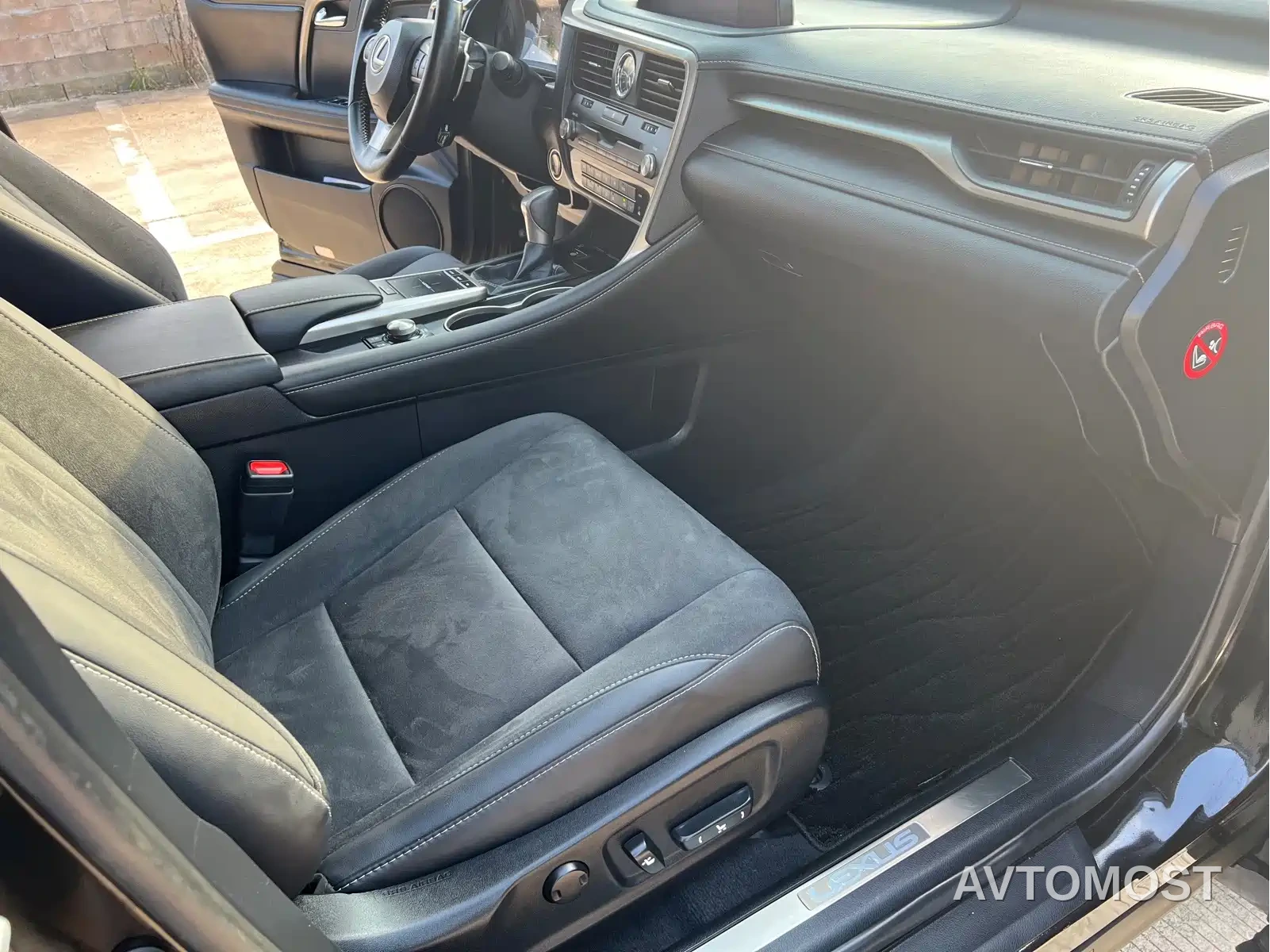 Lexus RX 2020 300 2WD Elite Edition China VI — фото 11
