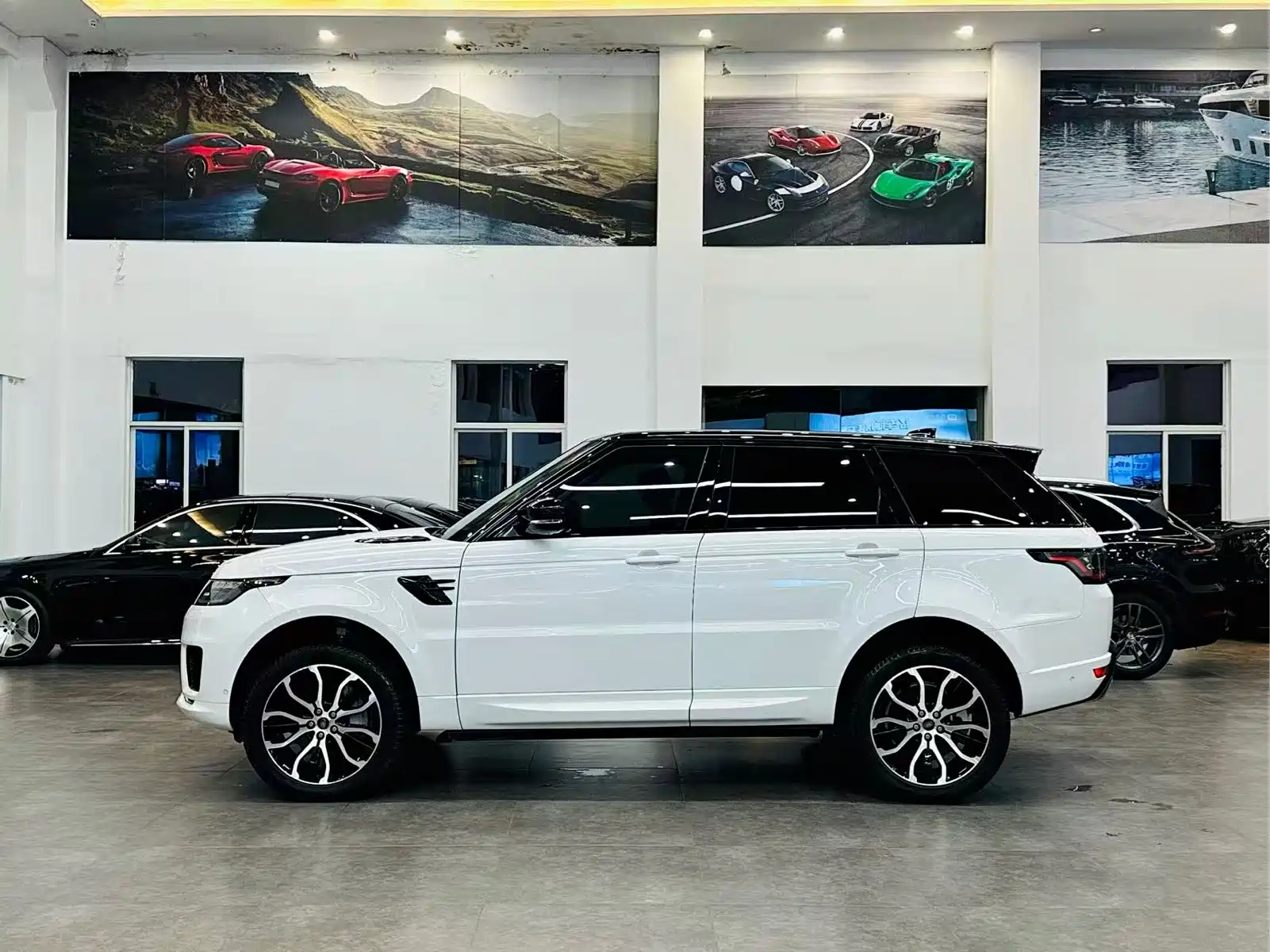Land Rover Range Rover Sport 2022 3.0 L6 Gloss Black Edition — фото 3