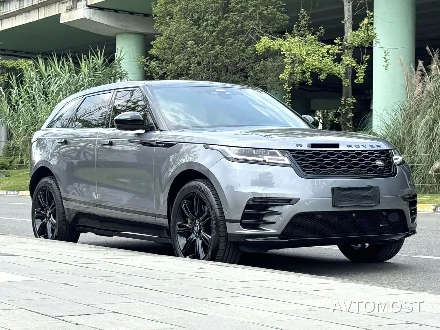 Land Rover Range Rover Velar 2023 250PS Gloss Black Collector's Edition — фото 2