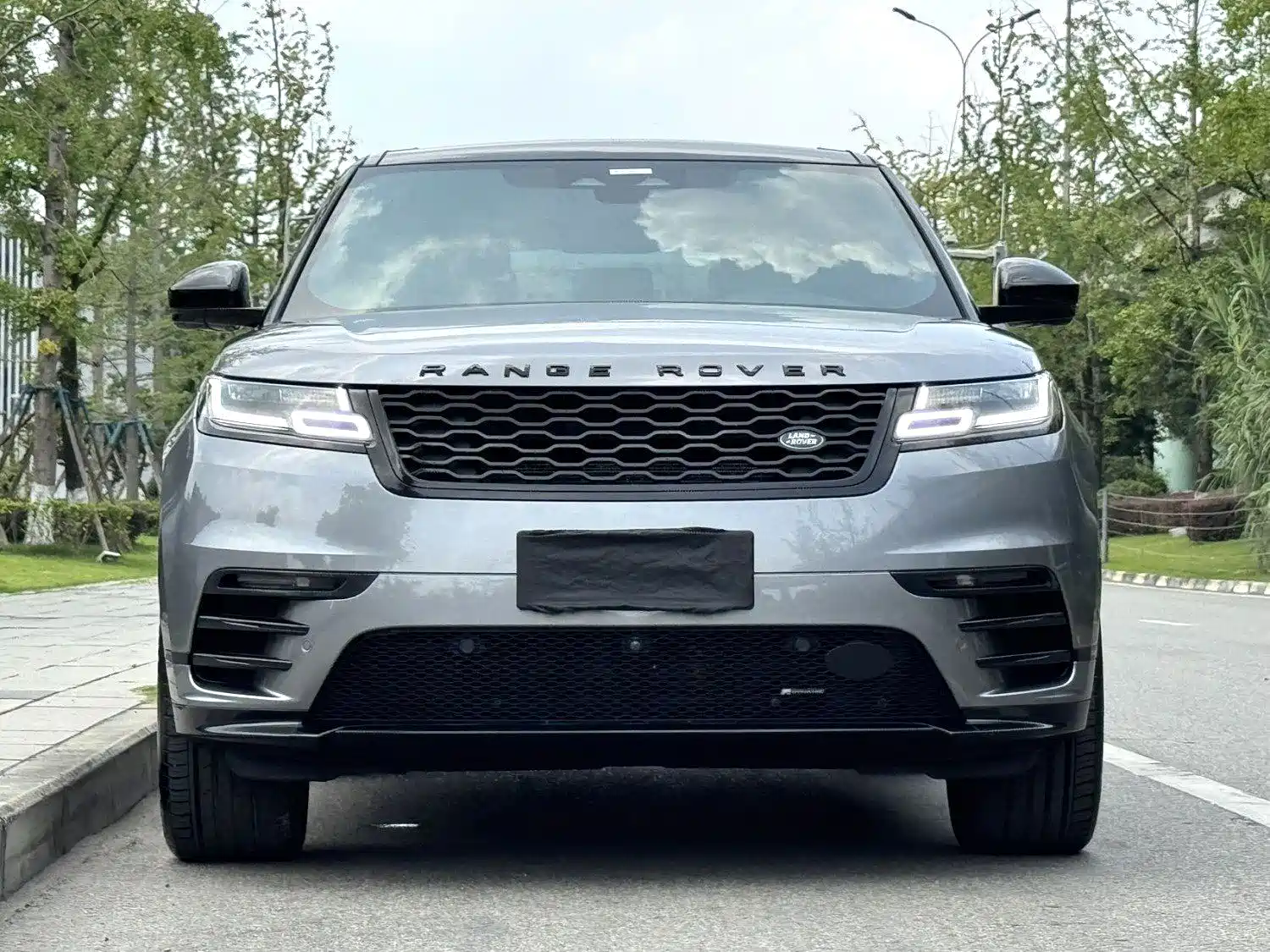 Land Rover Range Rover Velar 2023 250PS Gloss Black Collector's Edition — фото 3