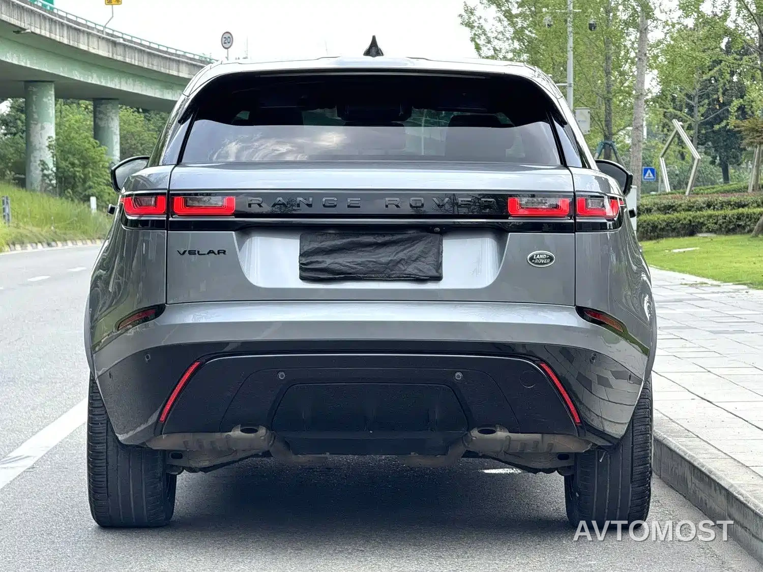 Land Rover Range Rover Velar 2023 250PS Gloss Black Collector's Edition — фото 4