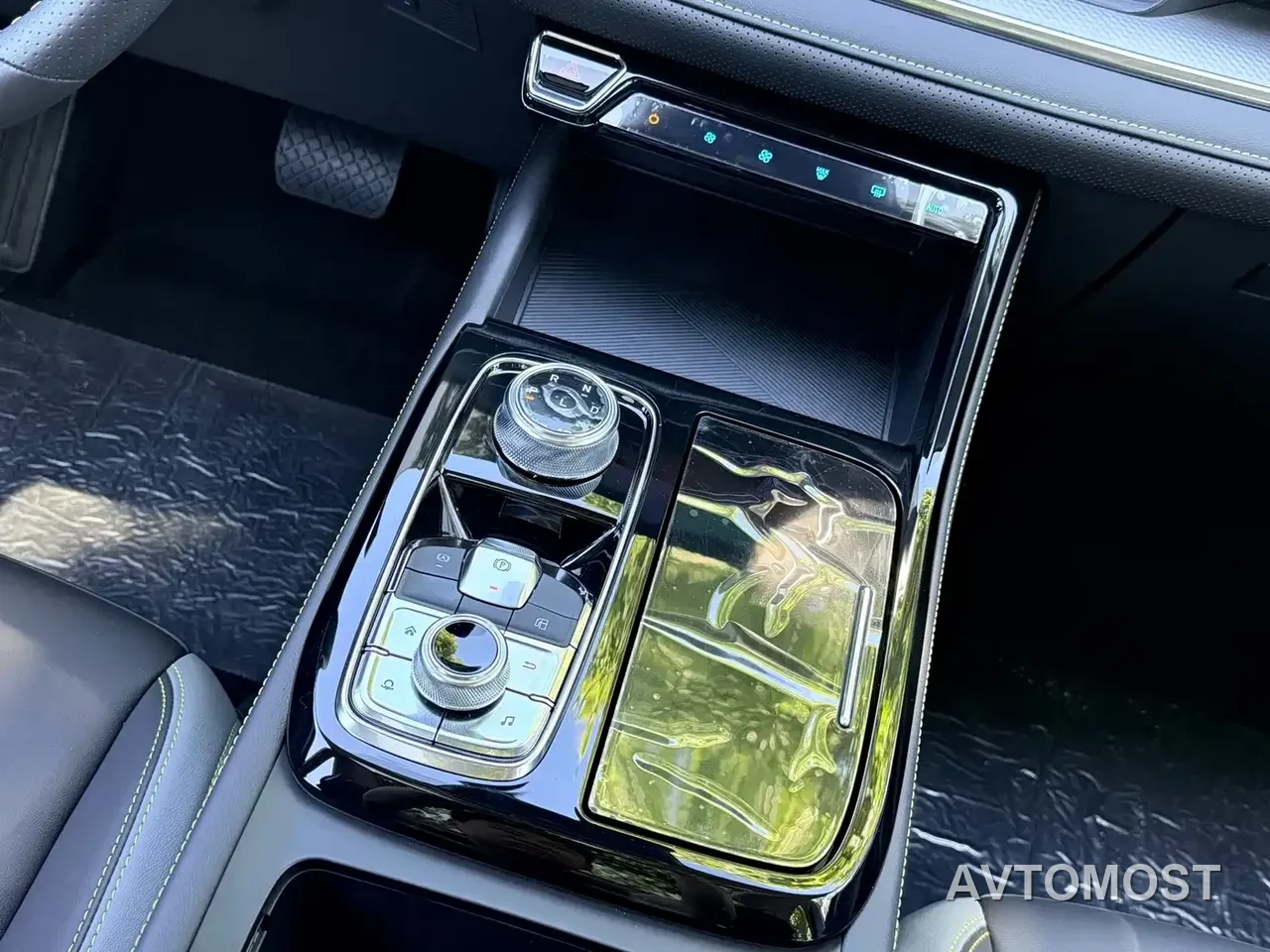 Ford Lingrui New Energy 2025 Model Platinum Edition — фото 2