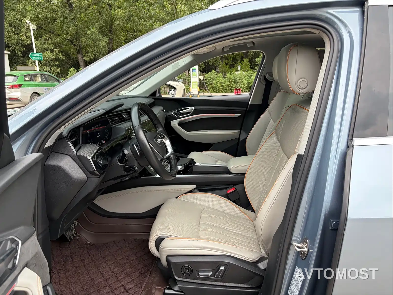 Audi e-tron 2021 50 quattro Premium — фото 3