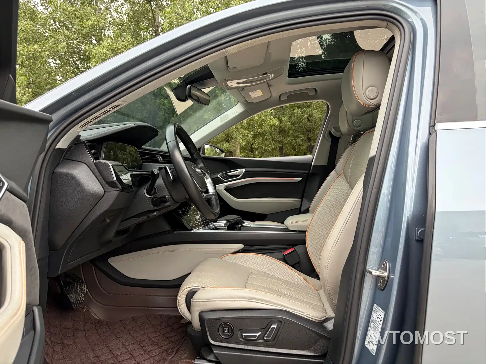 Audi e-tron 2021 50 quattro Premium — фото 4
