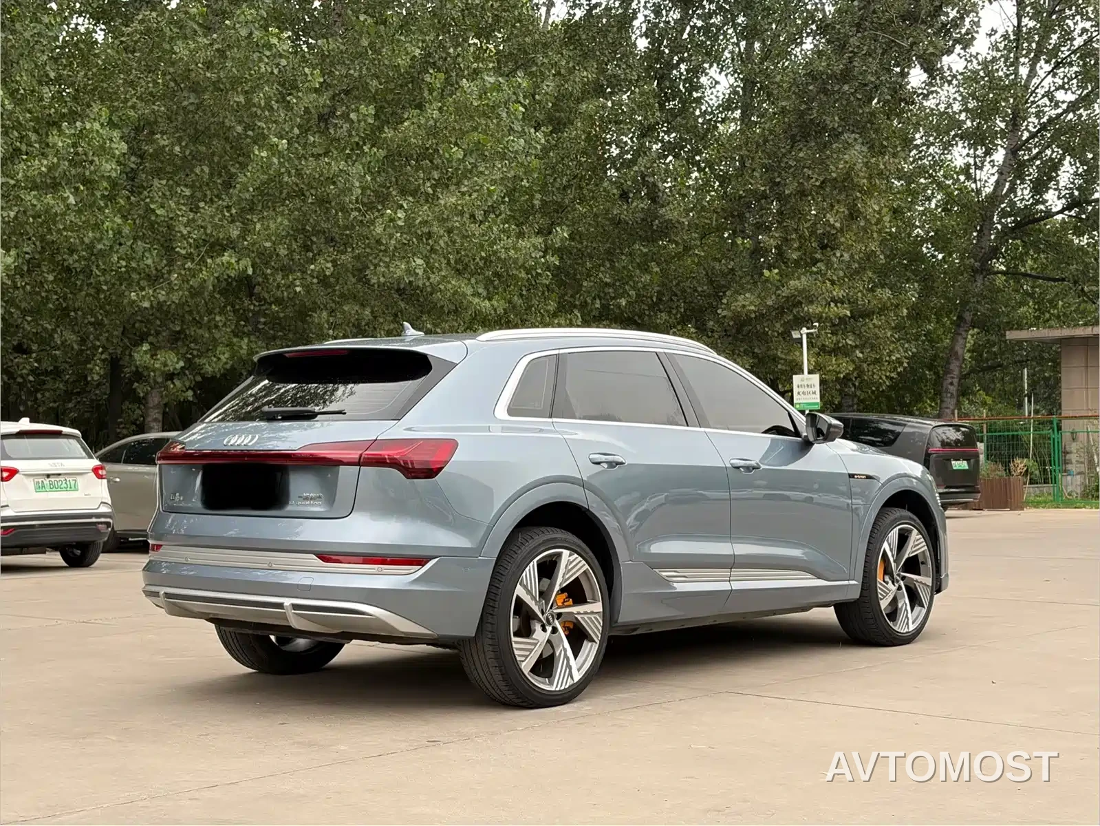 Audi e-tron 2021 50 quattro Premium — фото 18