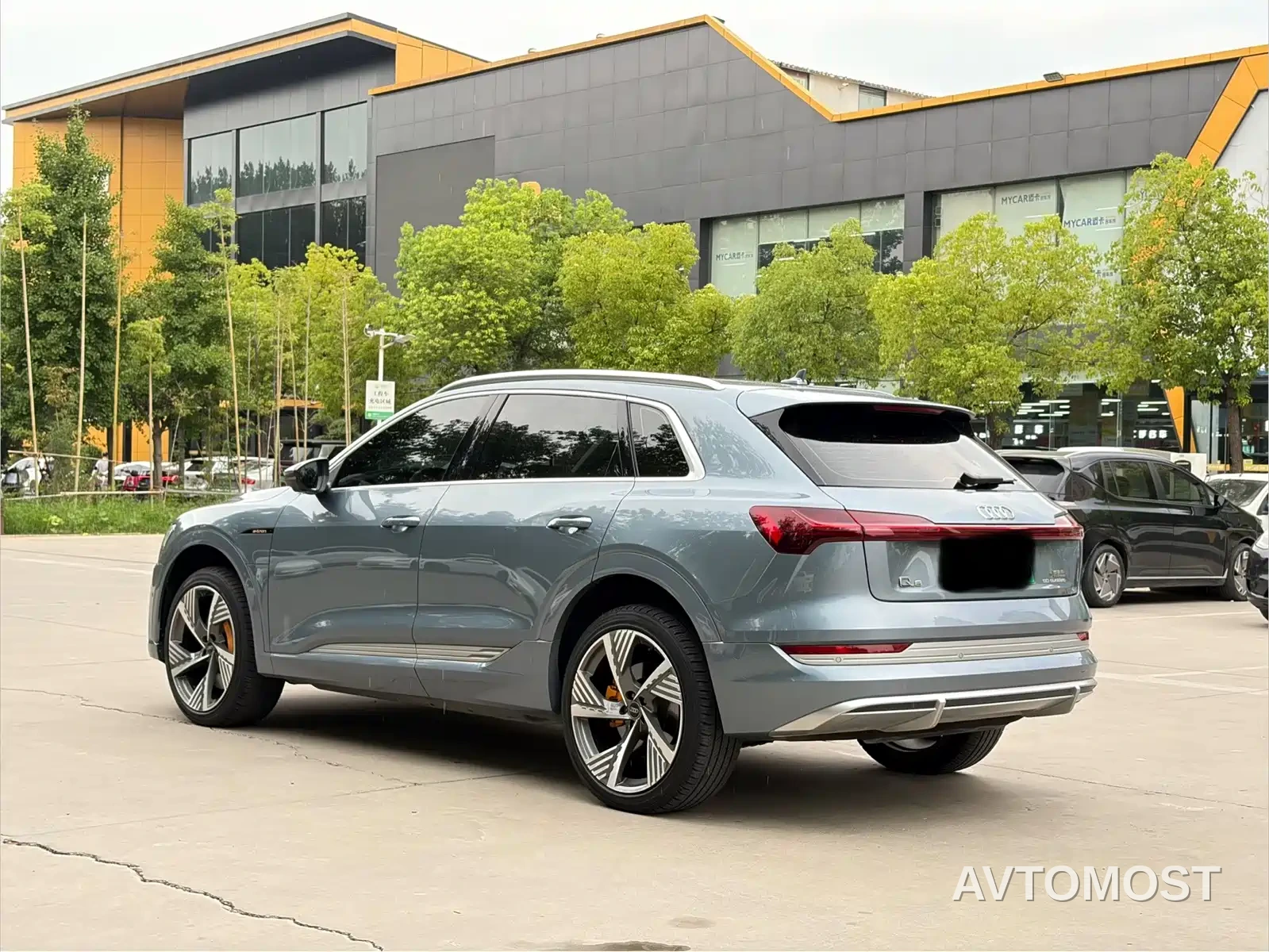 Audi e-tron 2021 50 quattro Premium — фото 20