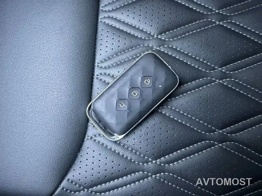 Wuling Xingchen 2022 2.0L DHT Electric Speed Edition — фото 14