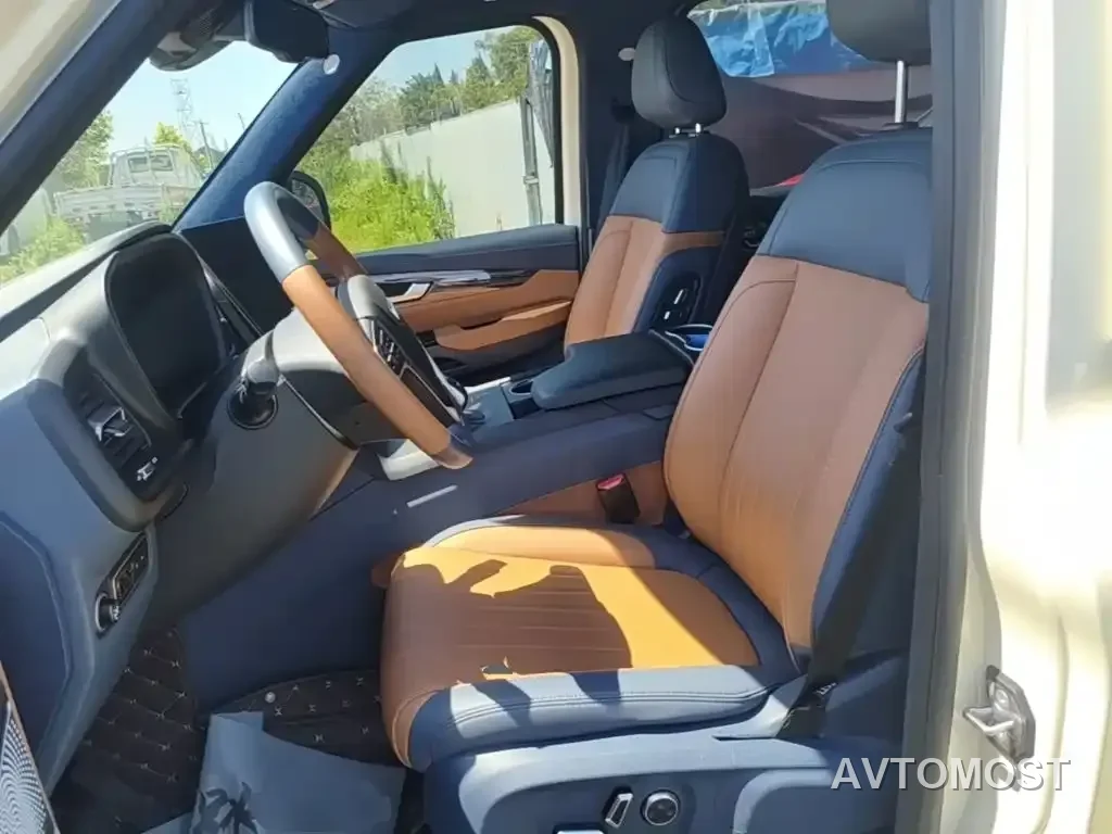 LEVC TX 2022 TX5 Extended Range Urban Lounge Edition — фото 12