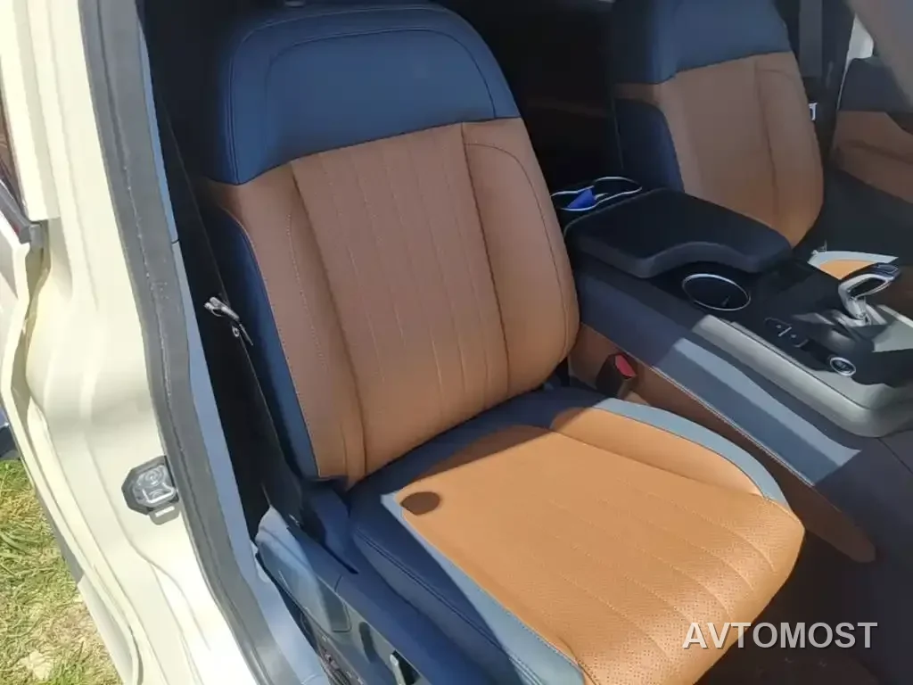 LEVC TX 2022 TX5 Extended Range Urban Lounge Edition — фото 21
