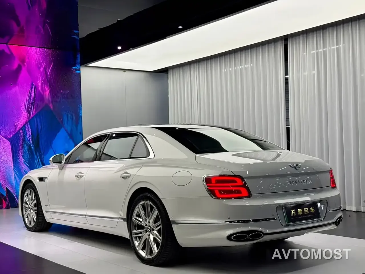 Bentley Flying Spur Plug-in Hybrid 2022 2.9T V6 Hybrid — фото 4