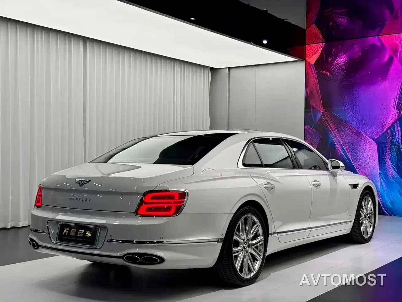 Bentley Flying Spur Plug-in Hybrid 2022 2.9T V6 Hybrid — фото 6